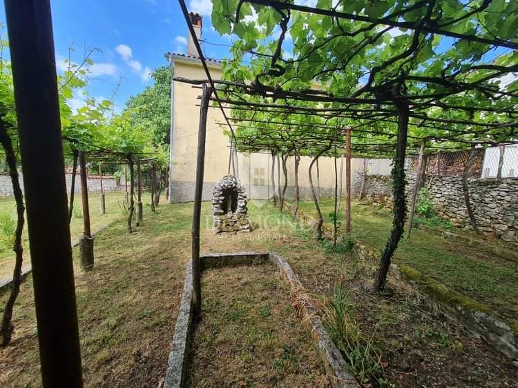 Labin, okolica, tradicionalna istrska kamnita hiša