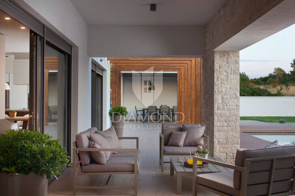 Hiša Labin, 220m2
