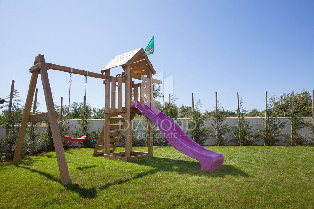 Hiša Labin, 220m2