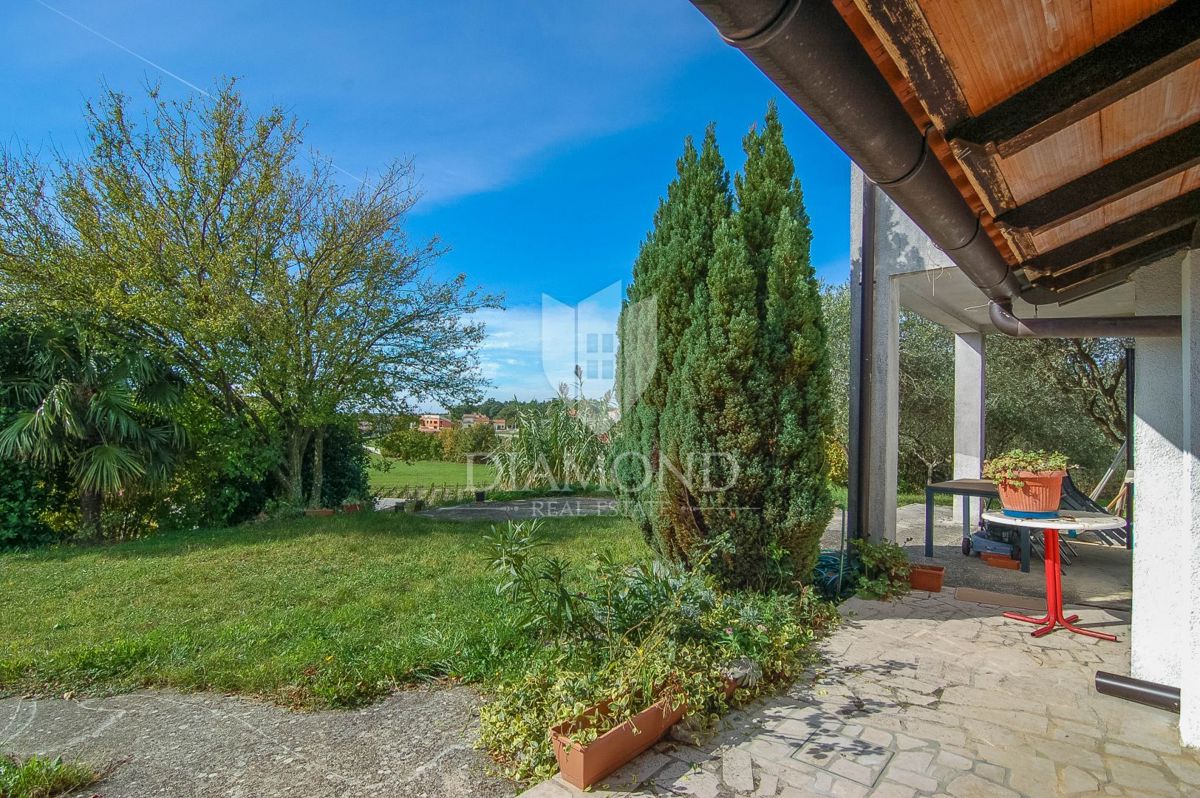 Vižinada, hiša s 5 apartmaji in odprtimi razgledi