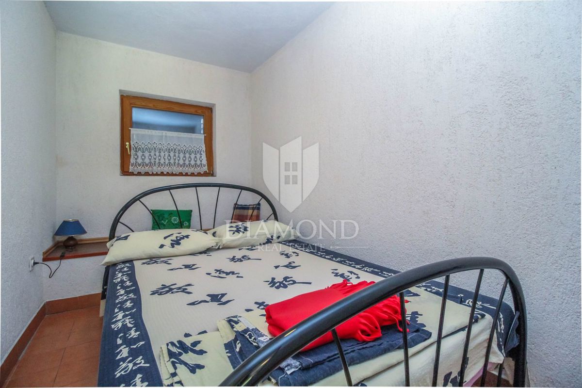 Vižinada, hiša s 5 apartmaji in odprtimi razgledi