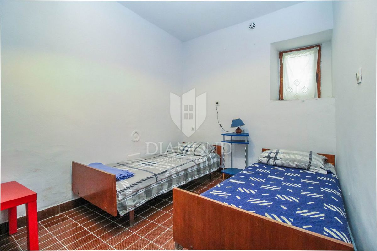 Vižinada, hiša s 5 apartmaji in odprtimi razgledi