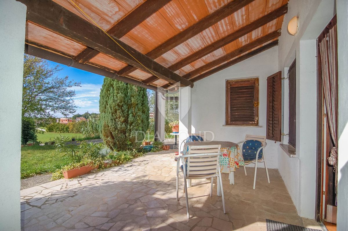 Vižinada, hiša s 5 apartmaji in odprtimi razgledi