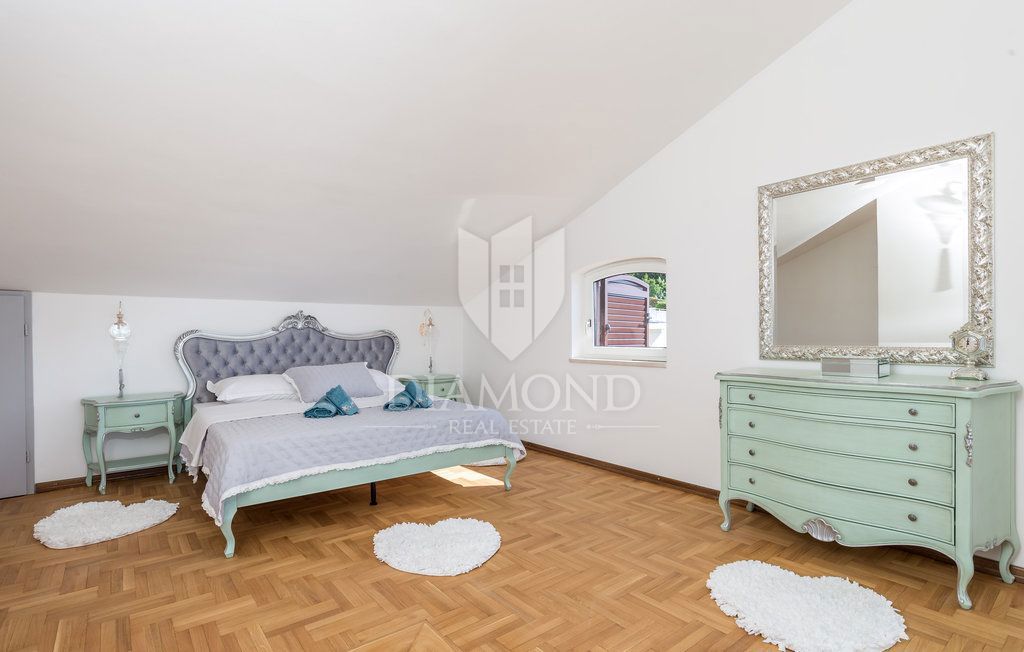 Opatija, okolica, luksuzna vila z bazenom in pogledom na morje