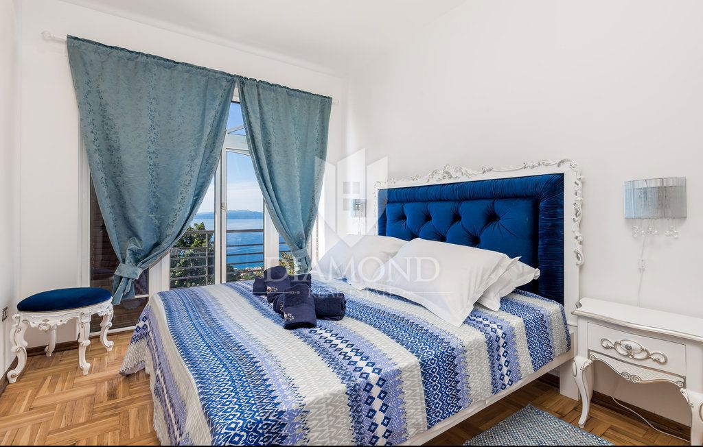Opatija, okolica, luksuzna vila z bazenom in pogledom na morje