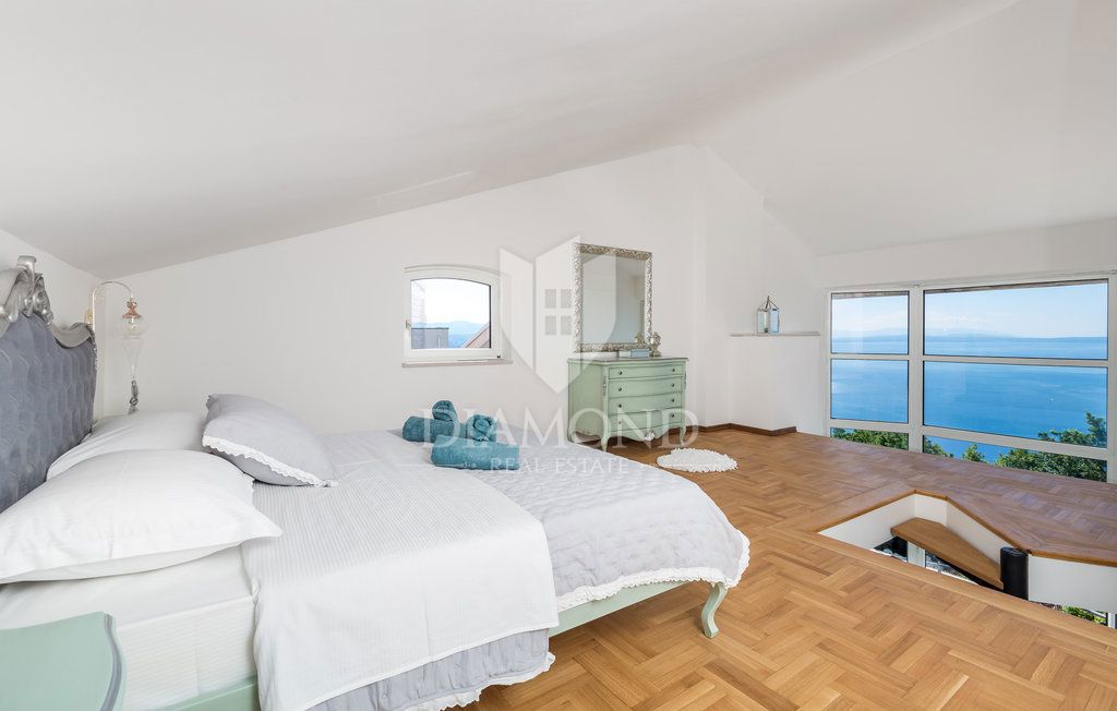 Opatija, okolica, luksuzna vila z bazenom in pogledom na morje