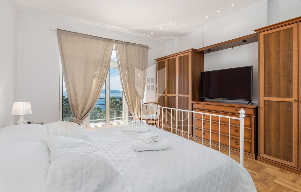 Opatija, okolica, luksuzna vila z bazenom in pogledom na morje