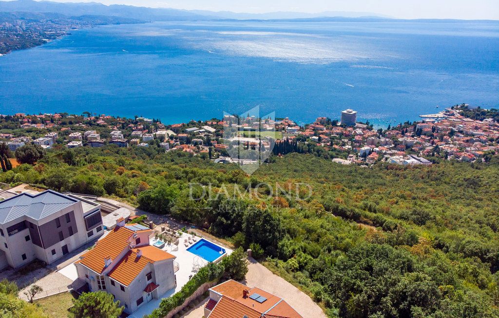 Opatija, okolica, luksuzna vila z bazenom in pogledom na morje