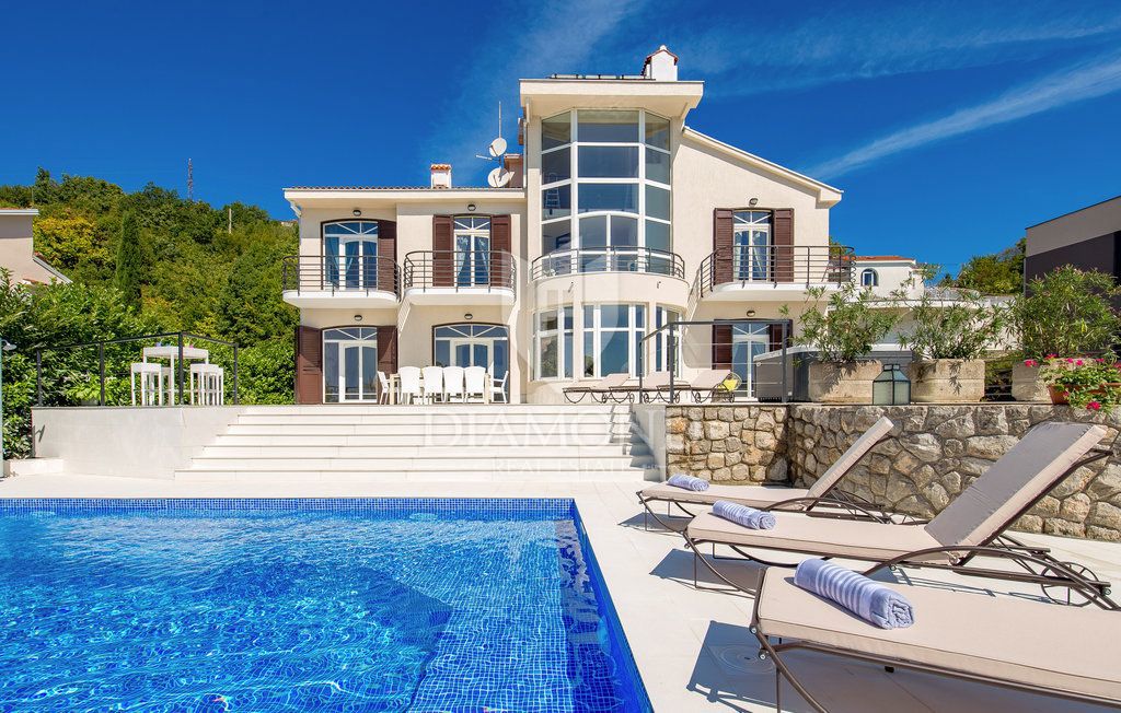 Opatija, okolica, luksuzna vila z bazenom in pogledom na morje