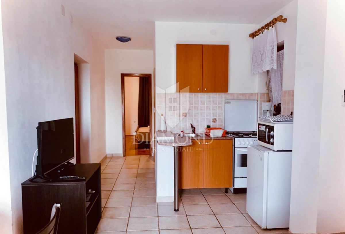 Medulin, okolica, apartmajska hiša z restavracijo in bazenom