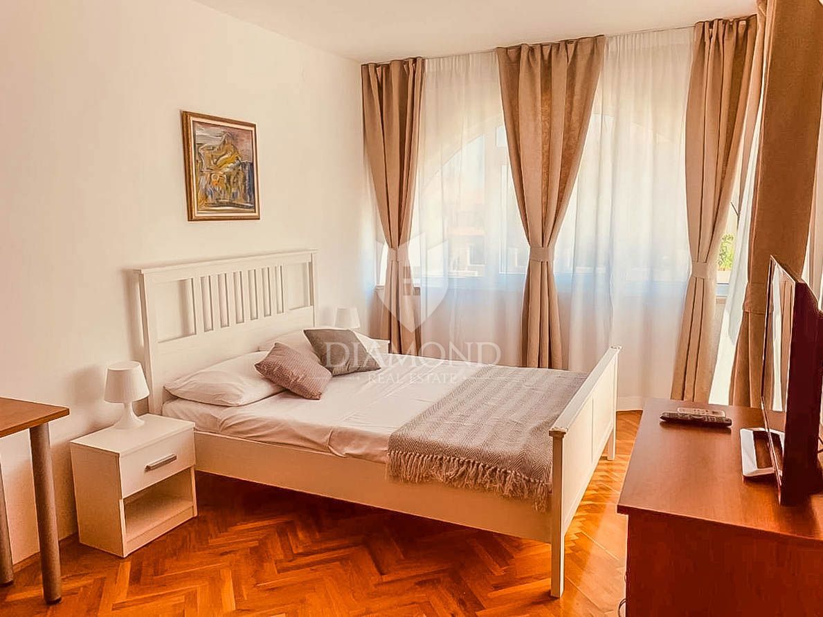 Medulin, okolica, apartmajska hiša z restavracijo in bazenom