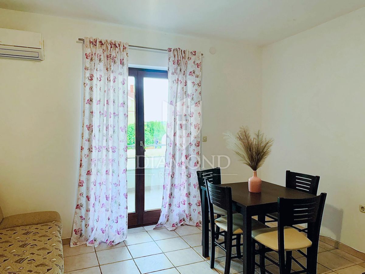 Medulin, okolica, apartmajska hiša z restavracijo in bazenom