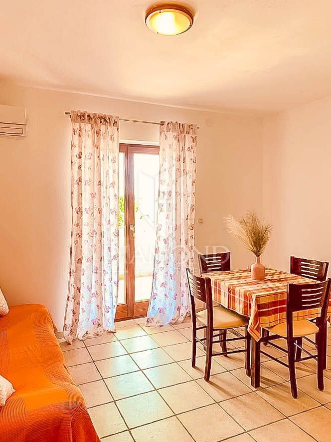 Medulin, okolica, apartmajska hiša z restavracijo in bazenom
