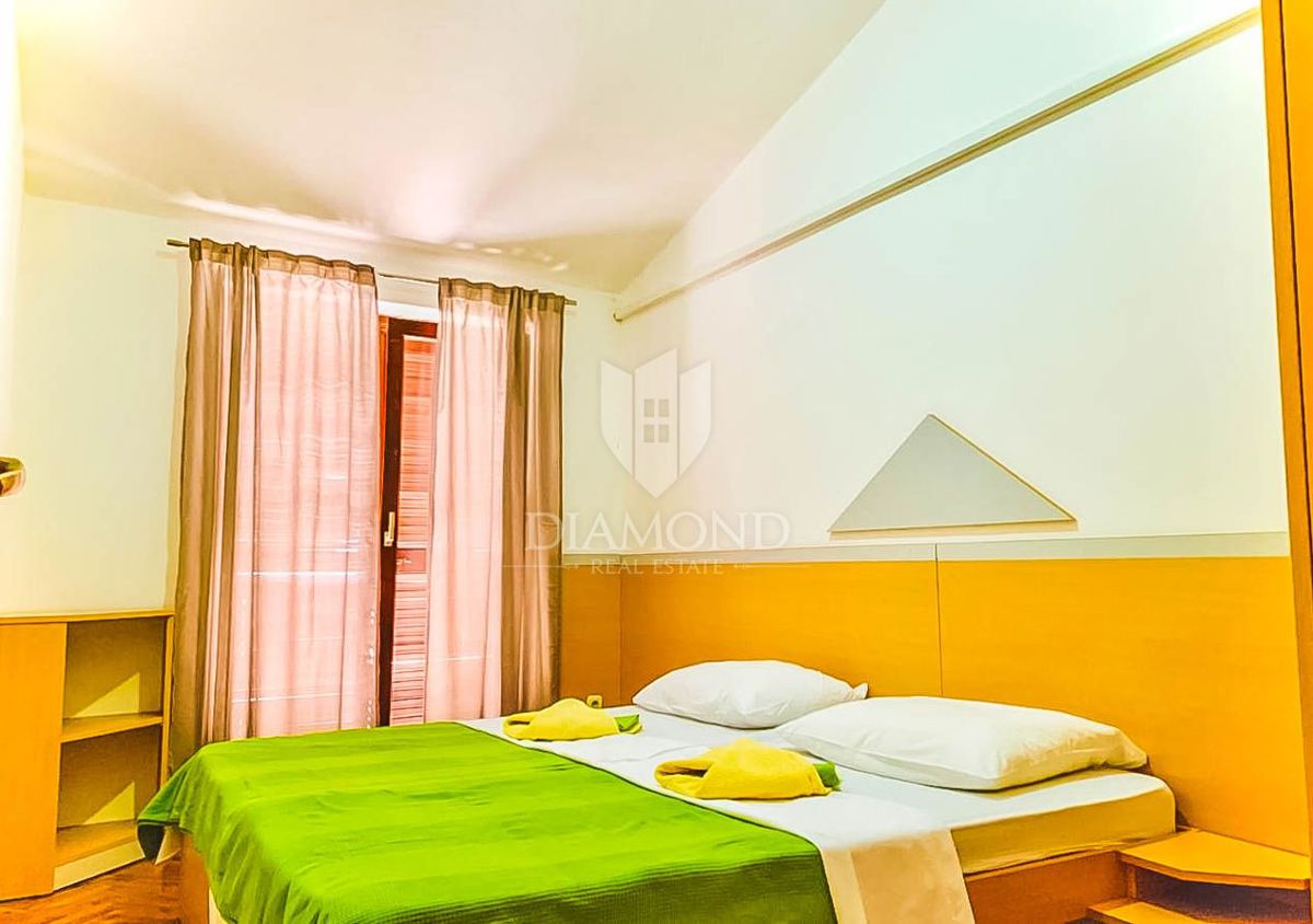 Medulin, okolica, apartmajska hiša z restavracijo in bazenom