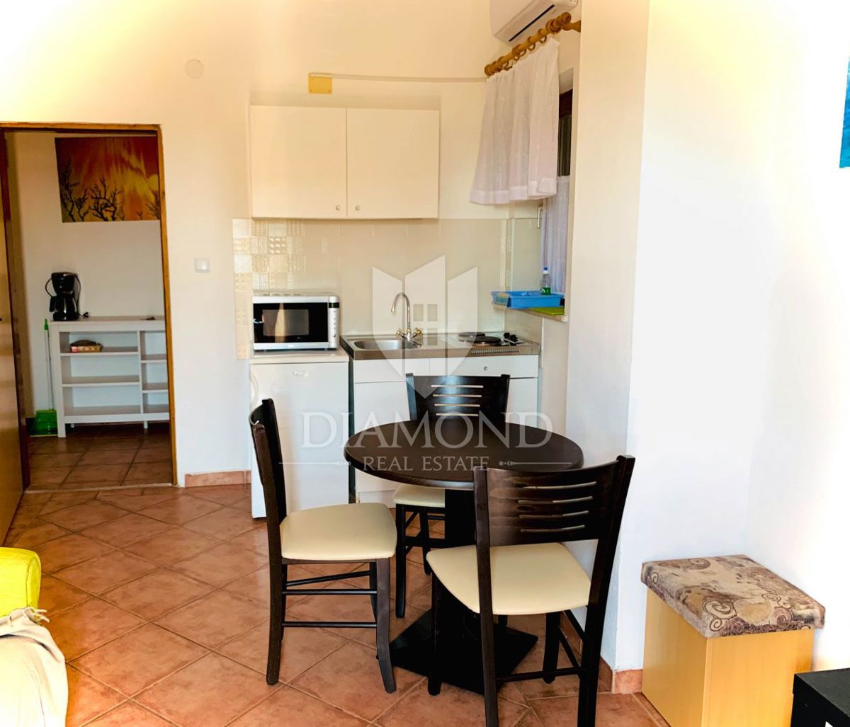 Medulin, okolica, apartmajska hiša z restavracijo in bazenom
