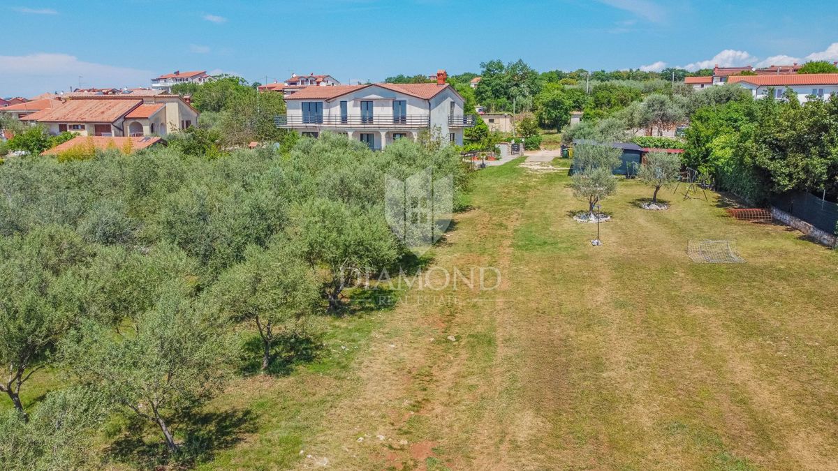 Umag, okolica! Odlična hiša z velikim vrtom!