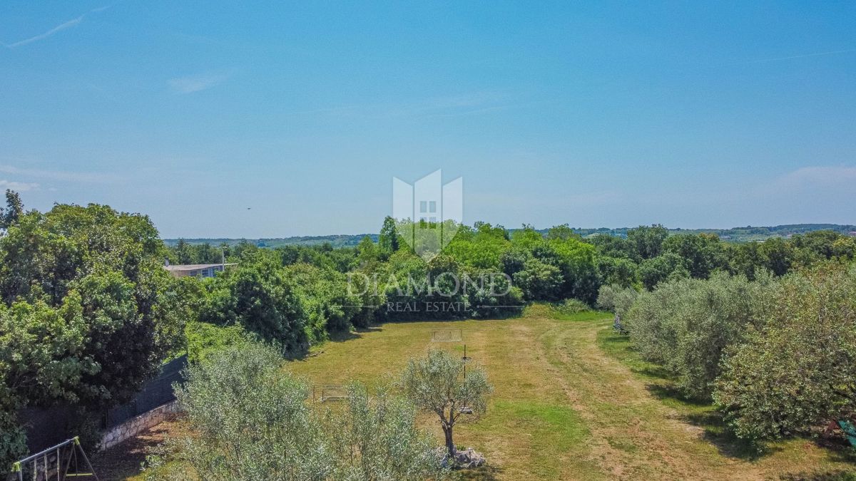Umag, okolica! Odlična hiša z velikim vrtom!