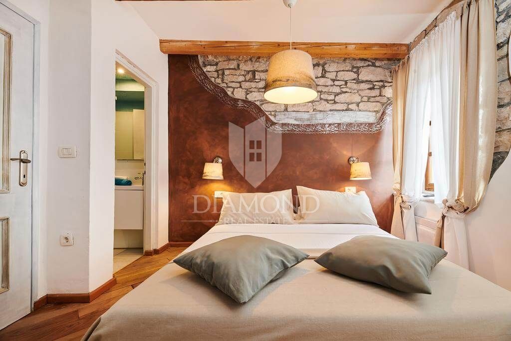Priložnost! Prodamo gostilno s sobami in dvema apartmajema!