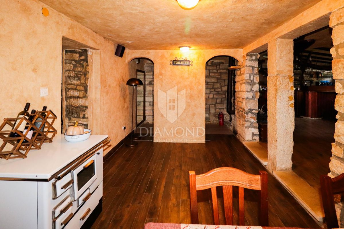 Priložnost! Prodamo gostilno s sobami in dvema apartmajema!