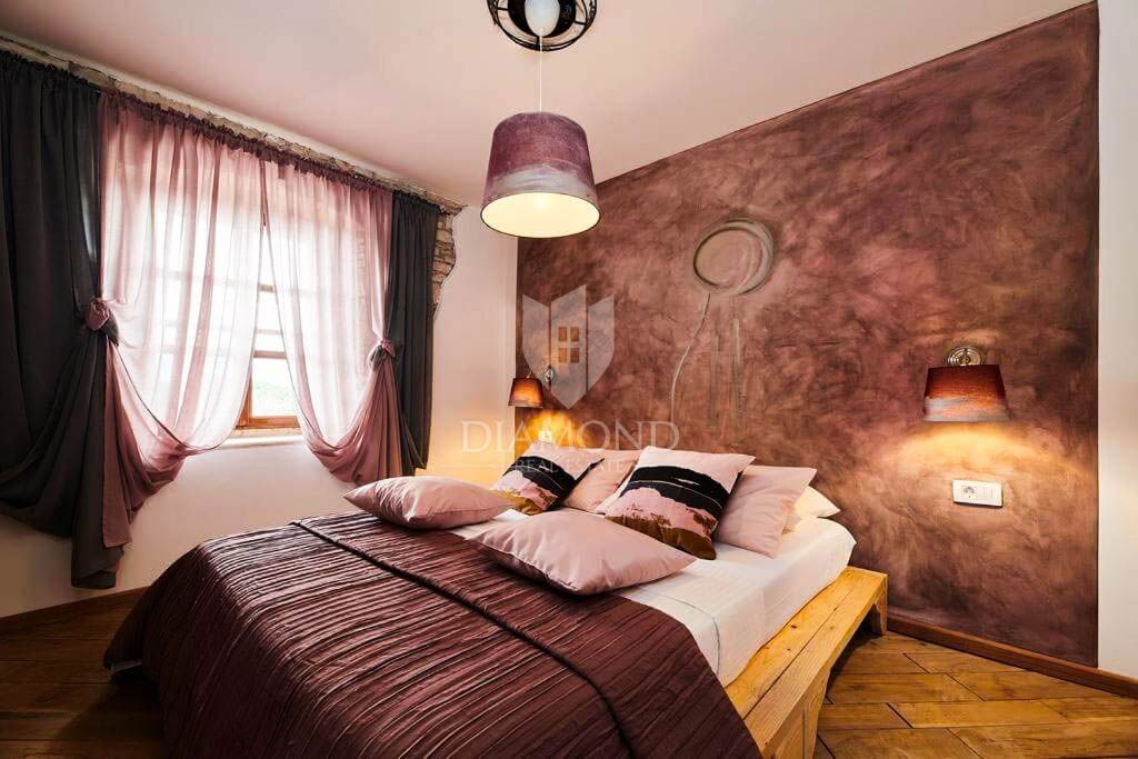 Priložnost! Prodamo gostilno s sobami in dvema apartmajema!