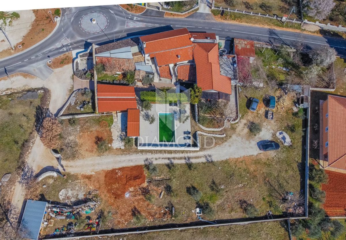 Priložnost! Prodamo gostilno s sobami in dvema apartmajema!