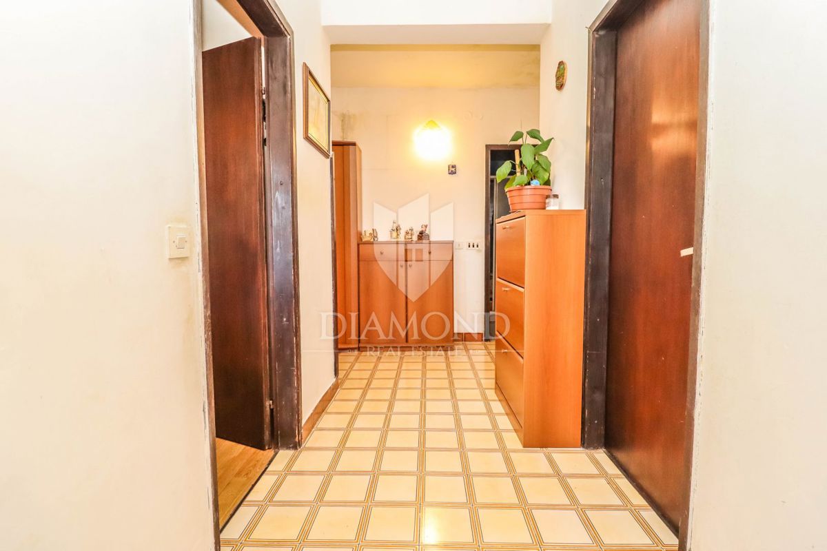 Rovinj, center, dva odlična apartmaja na zaželeni lokaciji