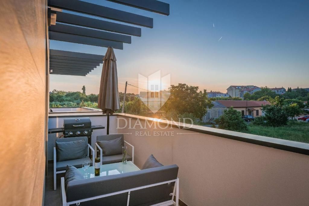 Impresivna vila s petimi apartmaji v Puli na odlični lokaciji