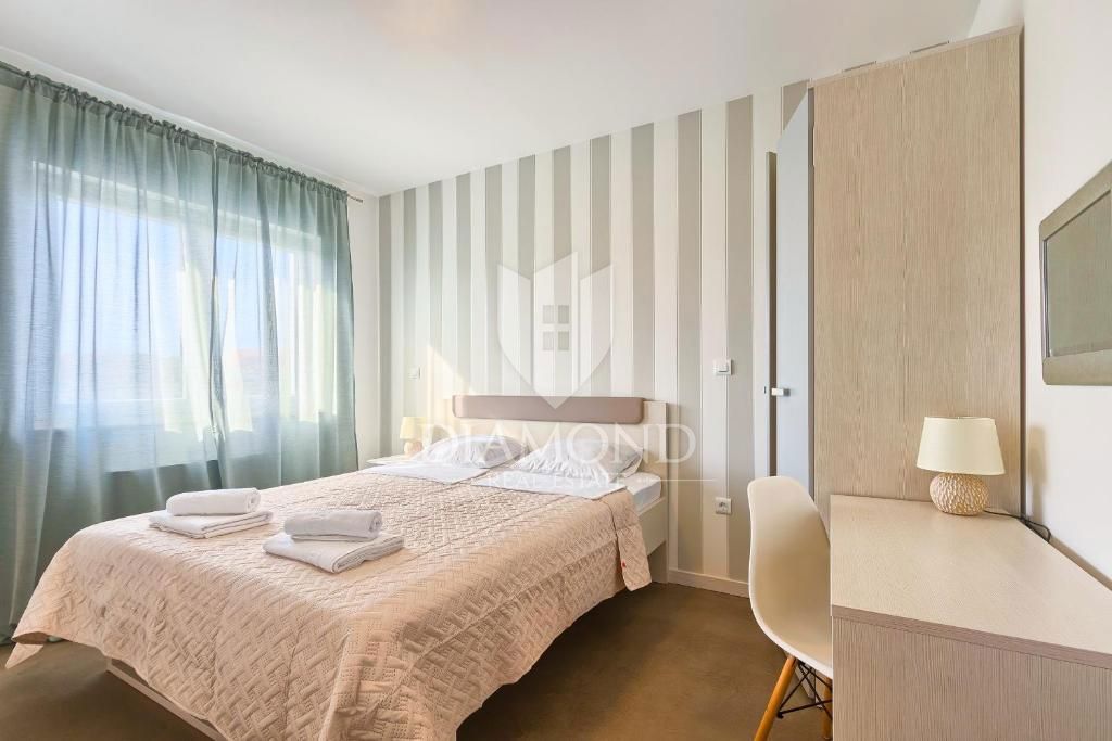 Impresivna vila s petimi apartmaji v Puli na odlični lokaciji