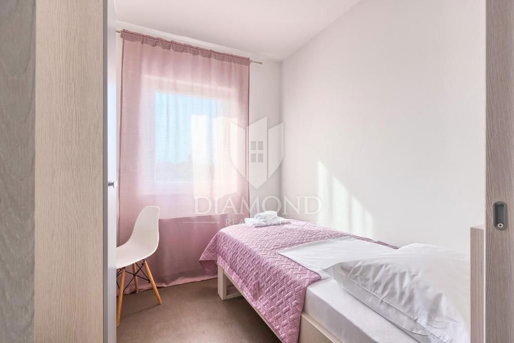 Impresivna vila s petimi apartmaji v Puli na odlični lokaciji