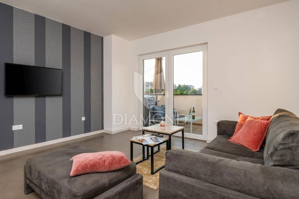 Impresivna vila s petimi apartmaji v Puli na odlični lokaciji
