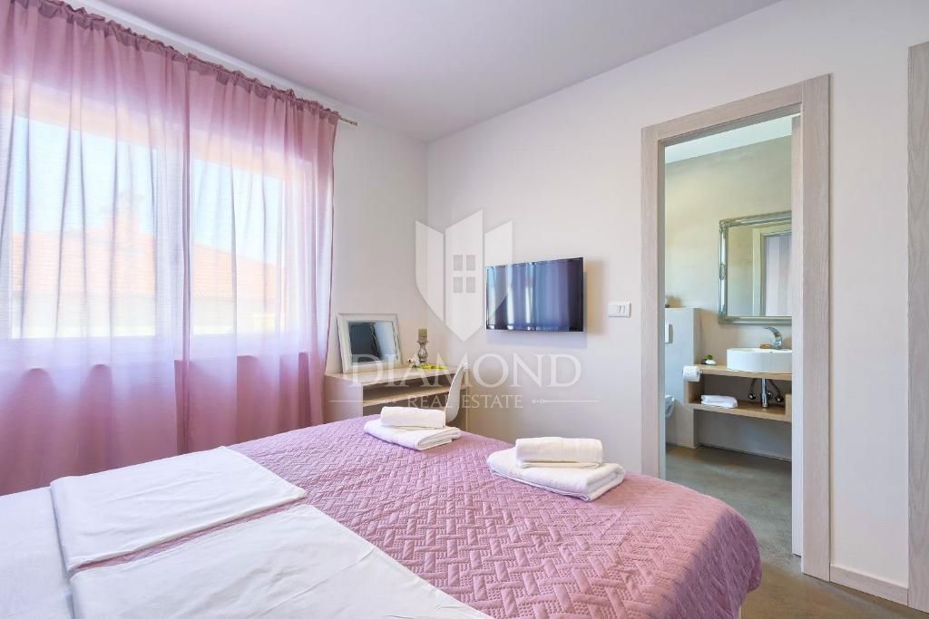 Impresivna vila s petimi apartmaji v Puli na odlični lokaciji