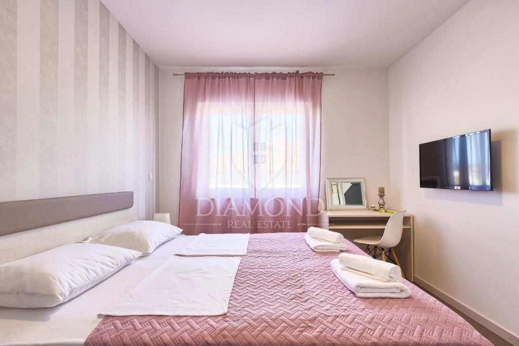 Impresivna vila s petimi apartmaji v Puli na odlični lokaciji
