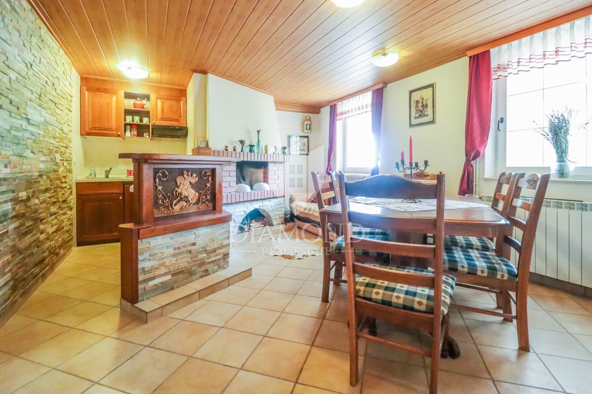 Poreč, okolica, prostorna hiša s pogledom na morje!