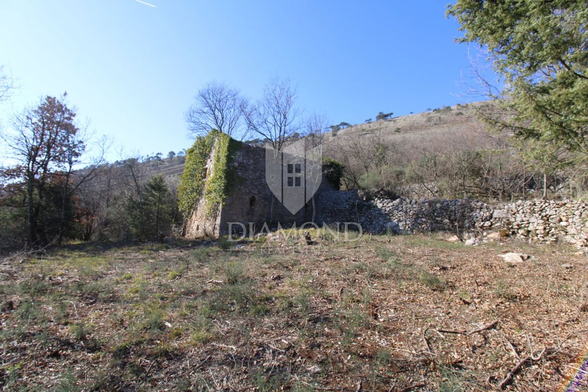 Labin, okolica, starodavna z lepim pogledom na morje