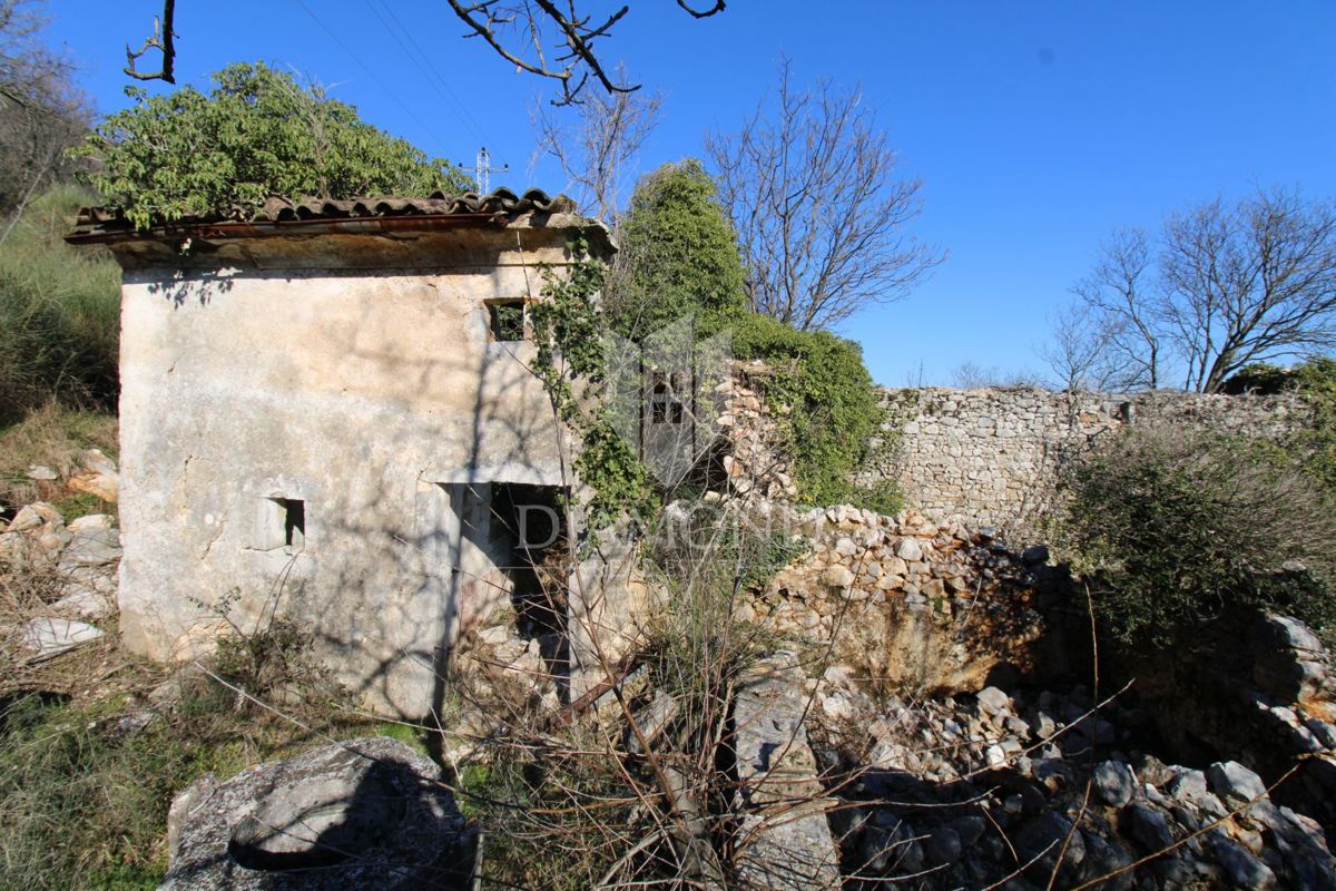 Labin, okolica, starodavna z lepim pogledom na morje