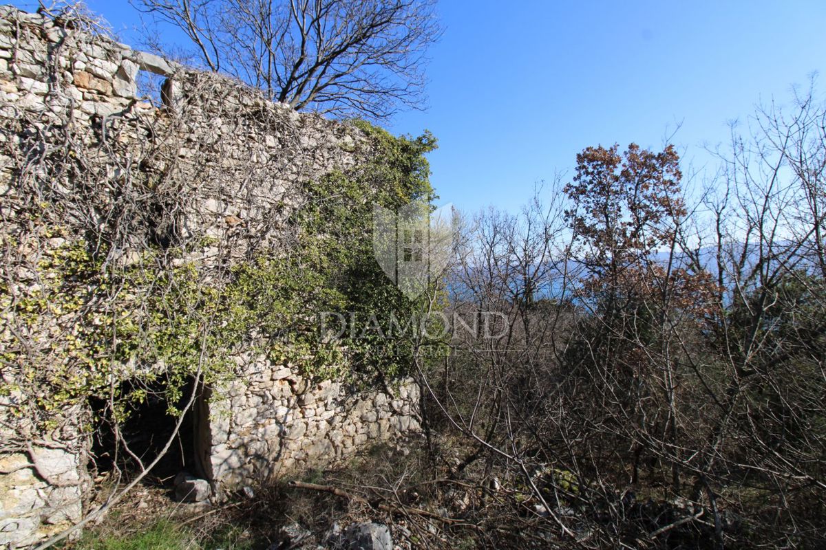 Labin, okolica, starodavna z lepim pogledom na morje