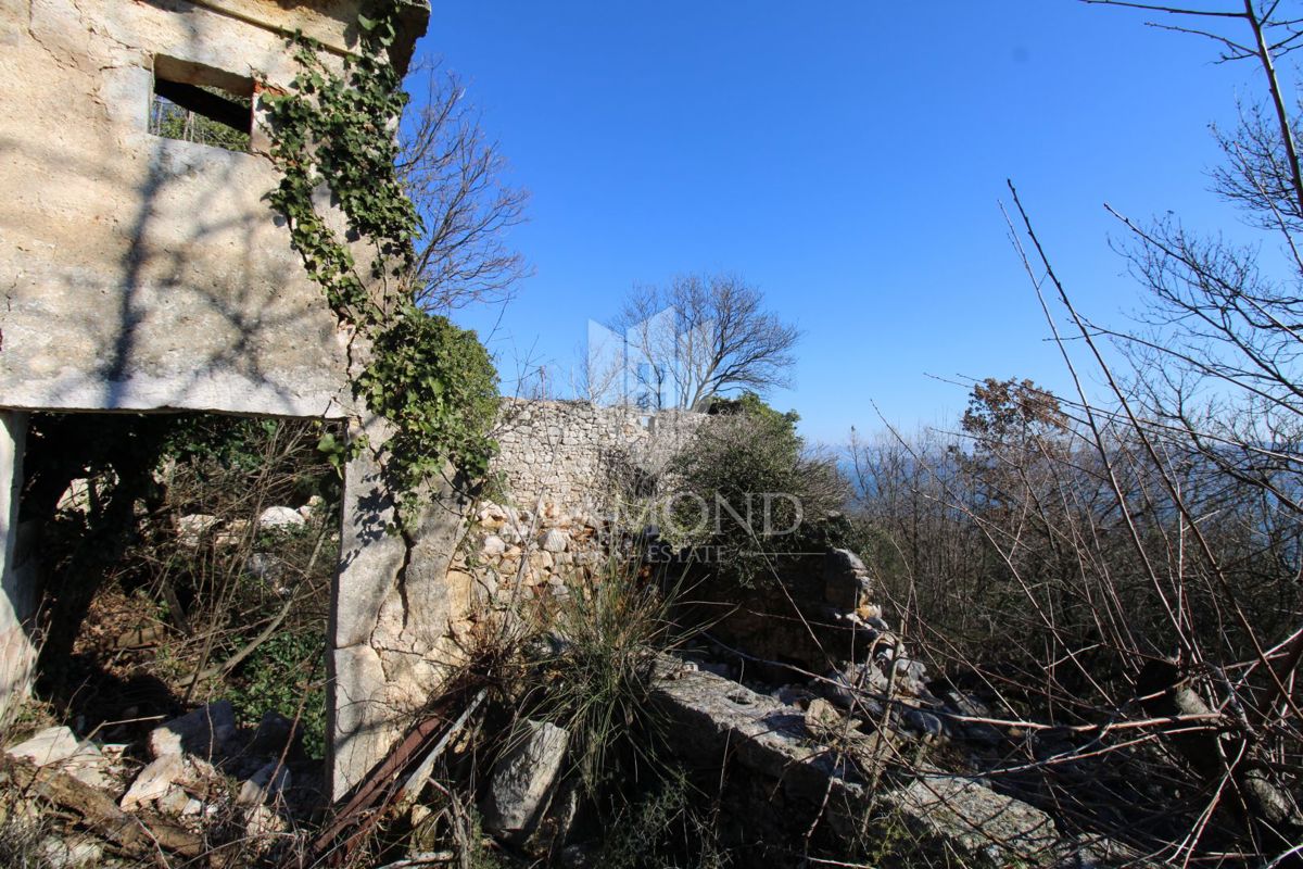 Labin, okolica, starodavna z lepim pogledom na morje