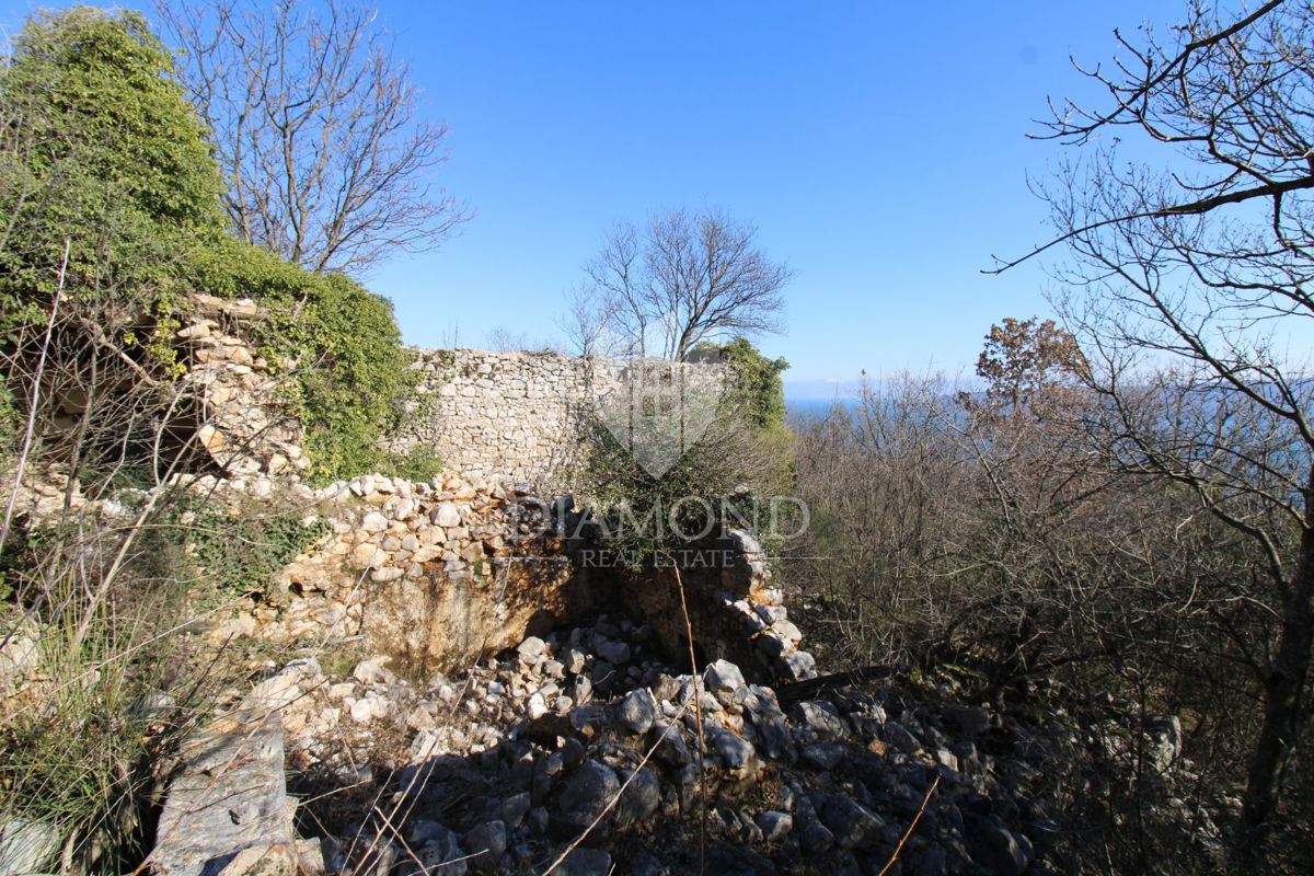 Labin, okolica, starodavna z lepim pogledom na morje