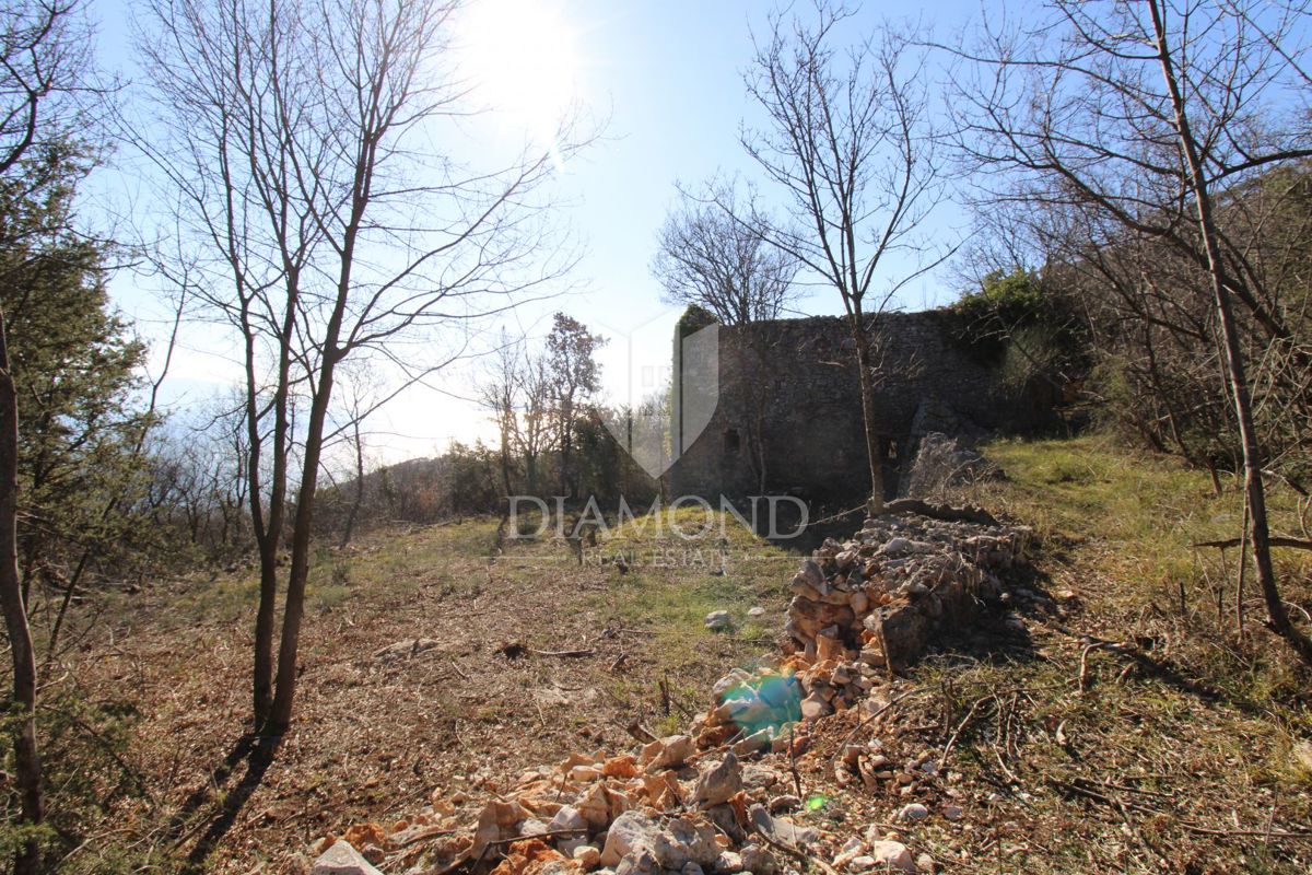 Labin, okolica, starodavna z lepim pogledom na morje