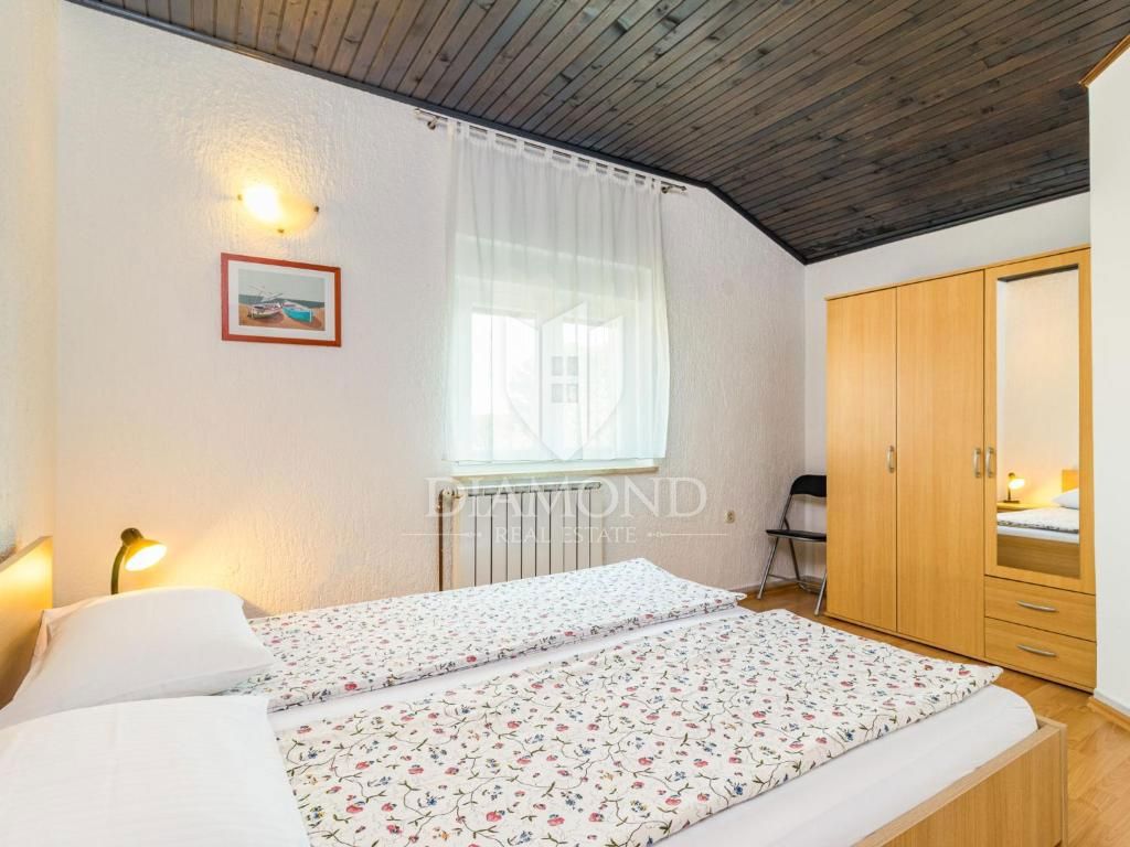 Poreč, apartmajska hiša z bazenom in prostornim vrtom!