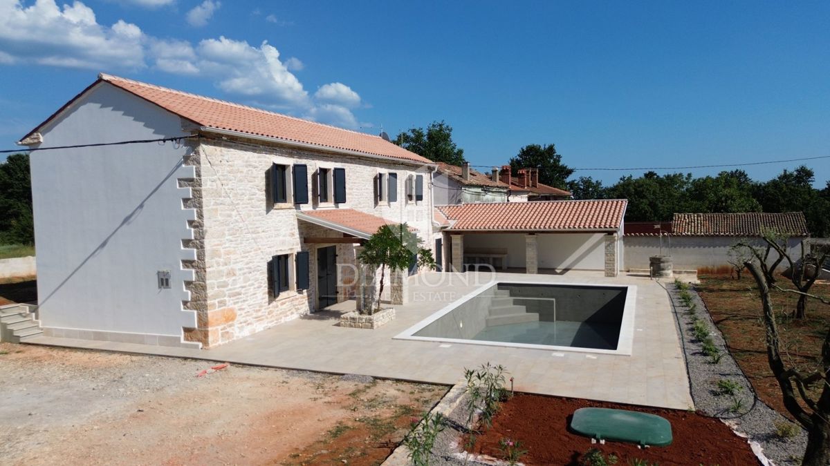 Barban, osrednja Istra, prenovljena kamnita hiša z bazenom