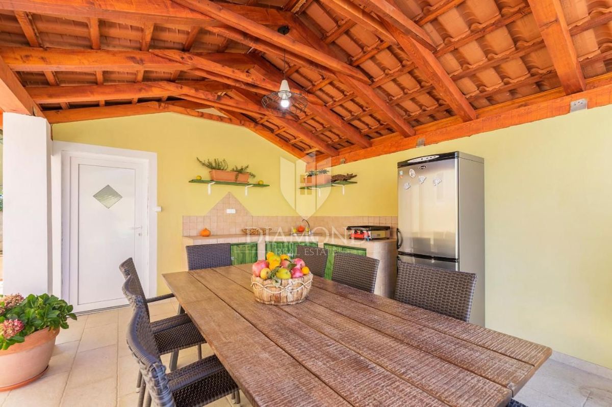 Vodnjan, okolica, lepa počitniška hiša na odlični lokaciji