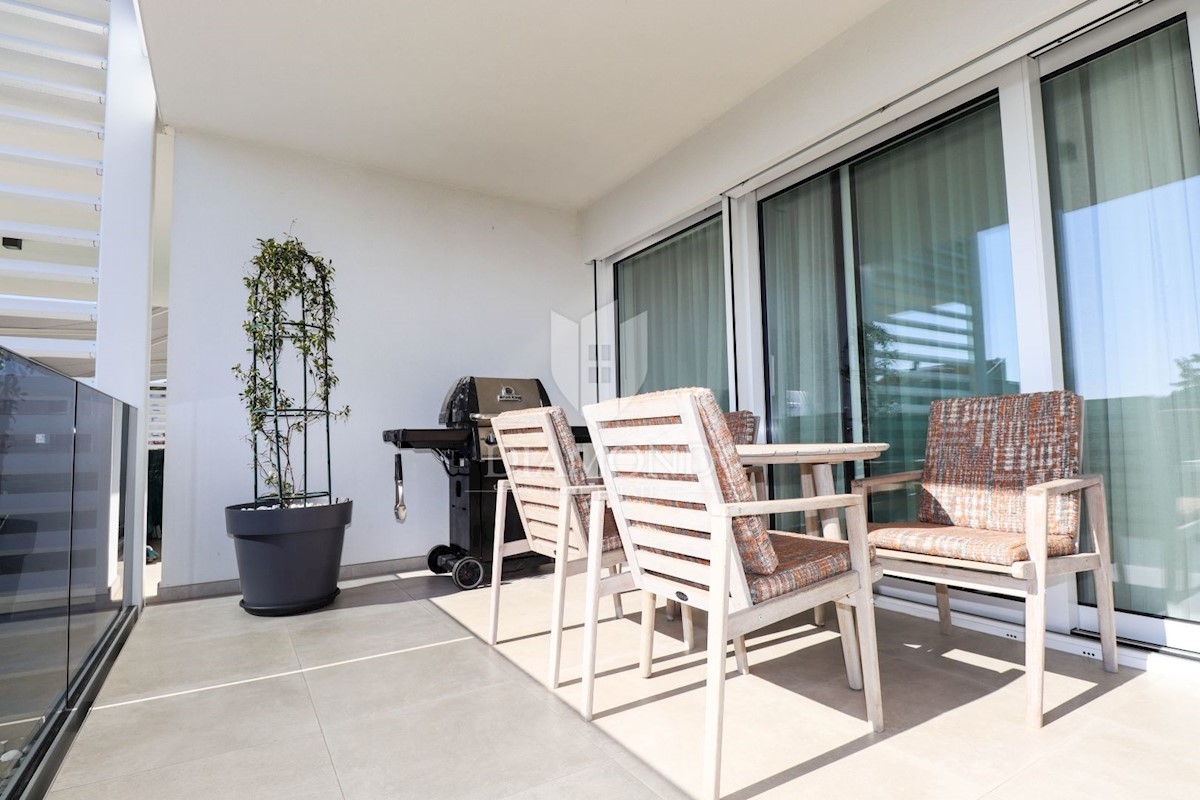 Spektakularen apartma v Rovinju, 300 metrov od plaže