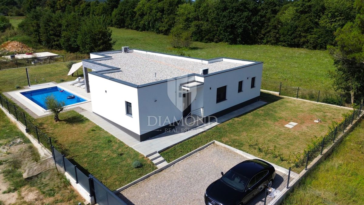 Labin, okolica, novogradnja z bazenom v naravi