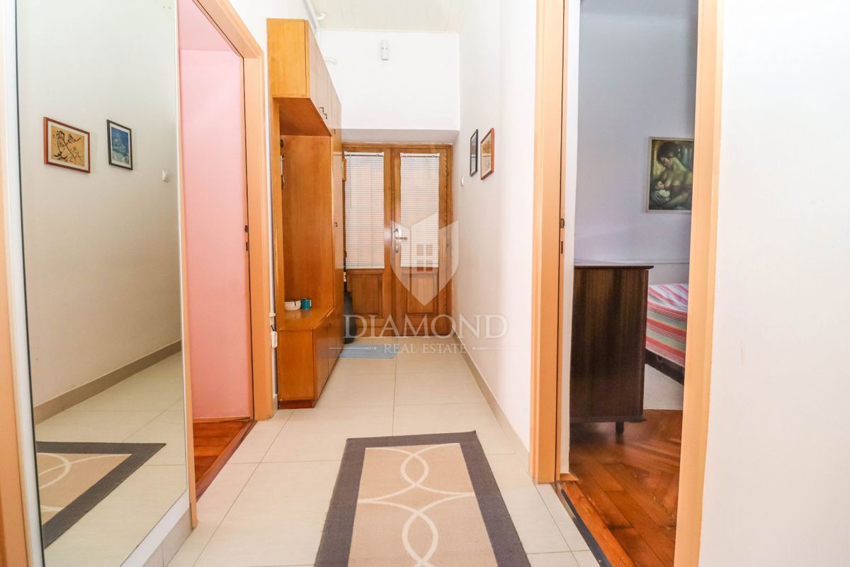 Apartmaj Centar, Pula, 75m2