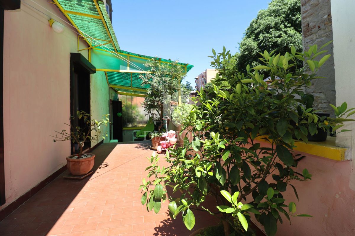 Apartmaj Centar, Pula, 75m2