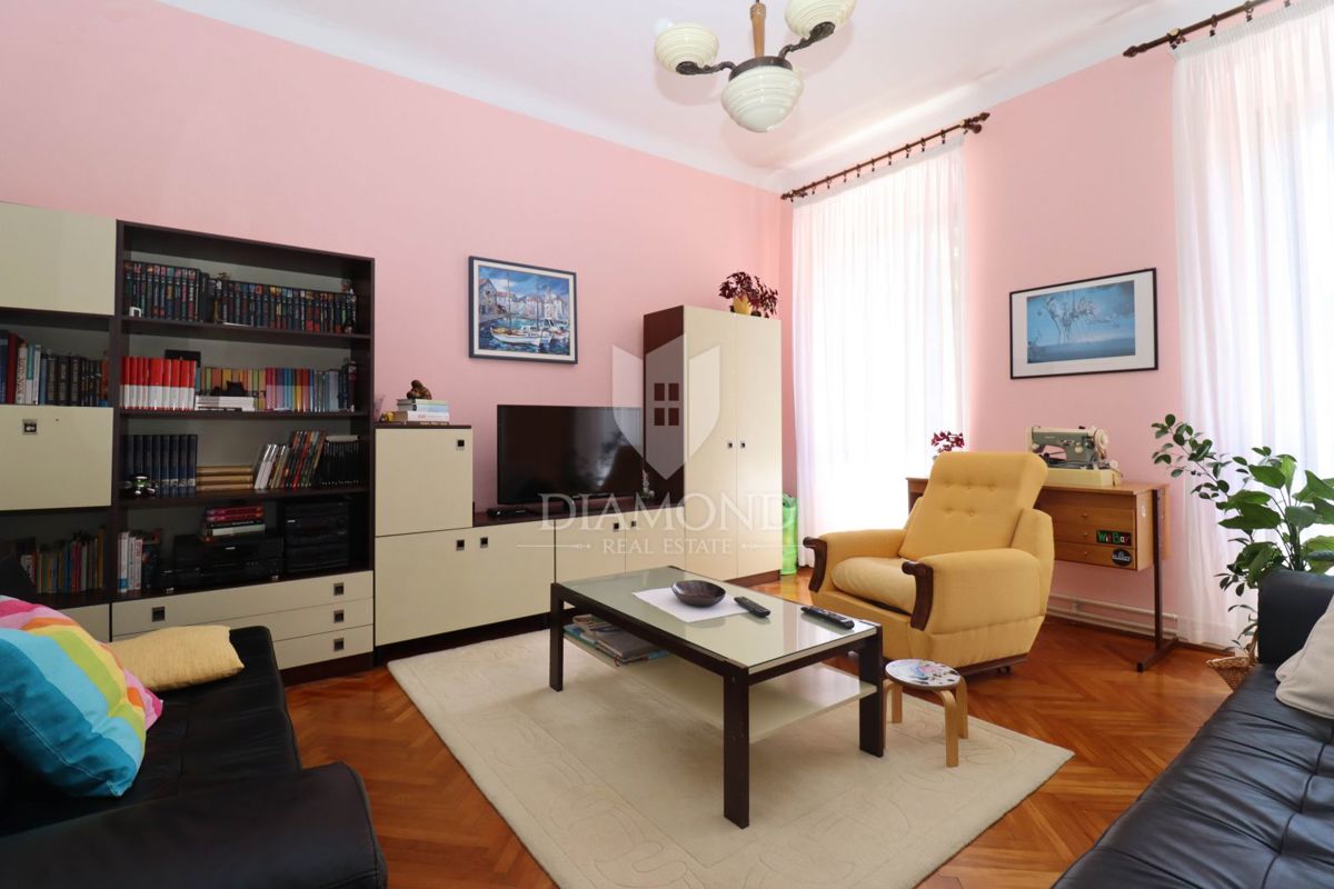 Apartmaj Centar, Pula, 75m2