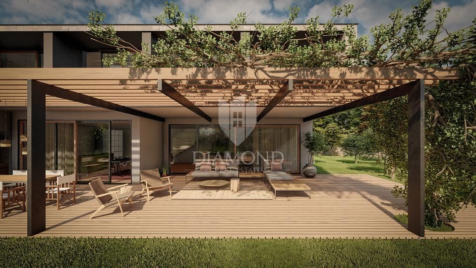Zemljišče s projektom in gradbenim dovoljenjem, v bližini Poreča