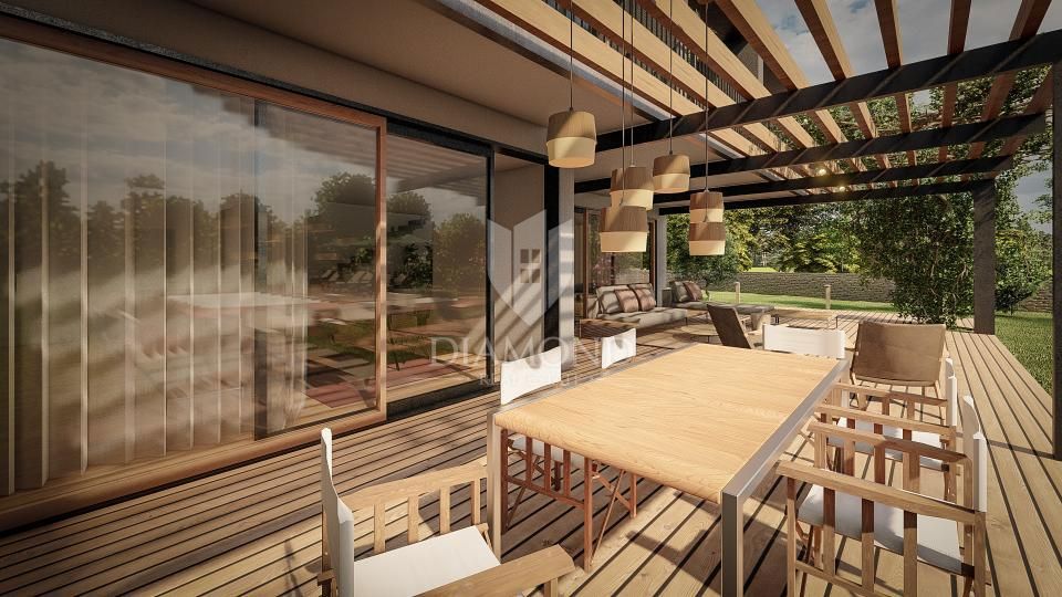 Zemljišče s projektom in gradbenim dovoljenjem, v bližini Poreča