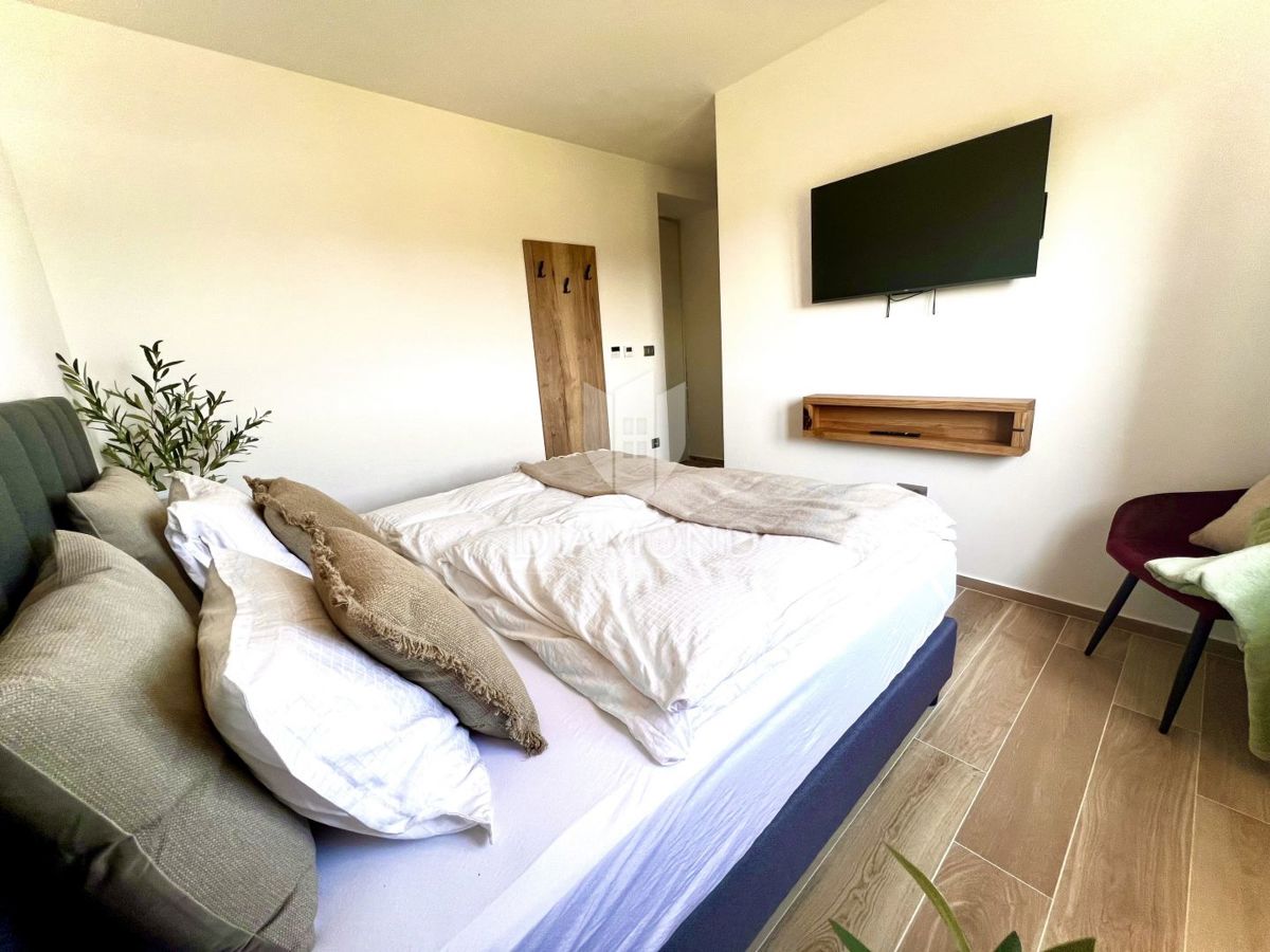 Poreč, Okolica, Edinstvena Vila z Bazenom
